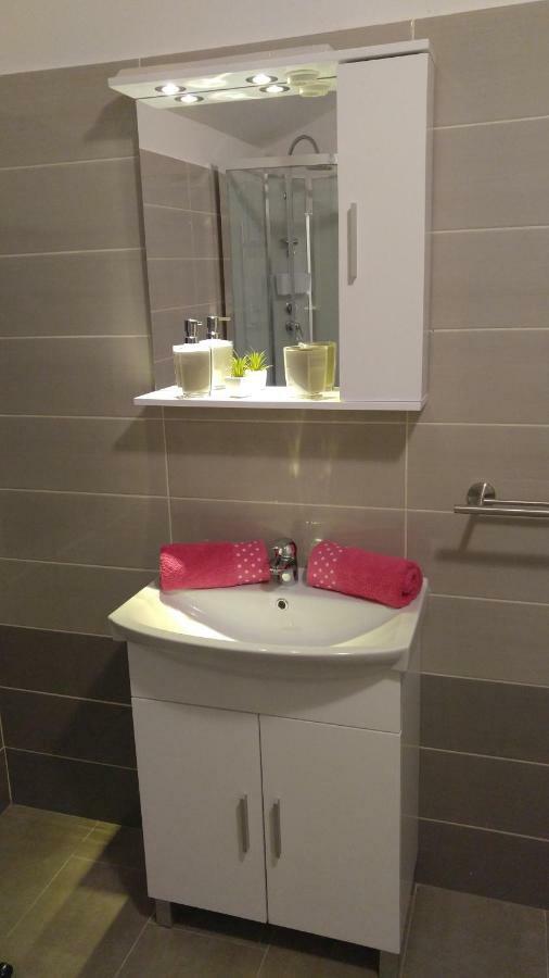 Jurdani Apartmani Roberta מראה חיצוני תמונה